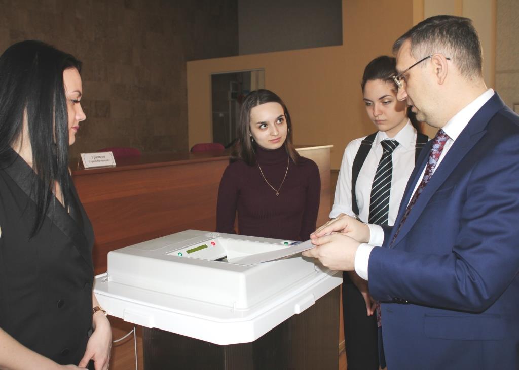 «День открытых дверей» в территориальной избирательной комиссии Центральная г. Краснодара
