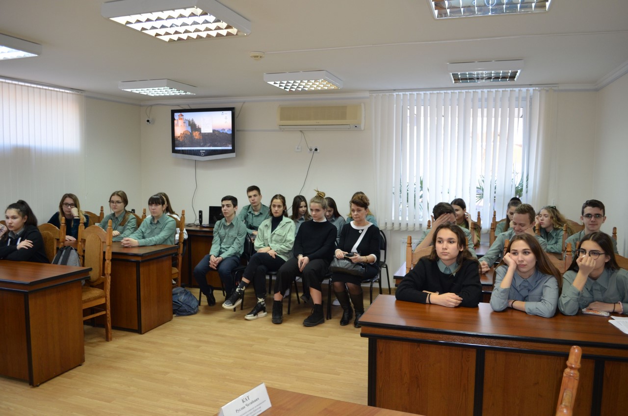 Школьники Карасунского округа приняли участие в Дне открытых дверей