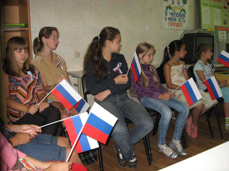 Праздник «День государственного флага России» отметили вместе с будущими избирателями