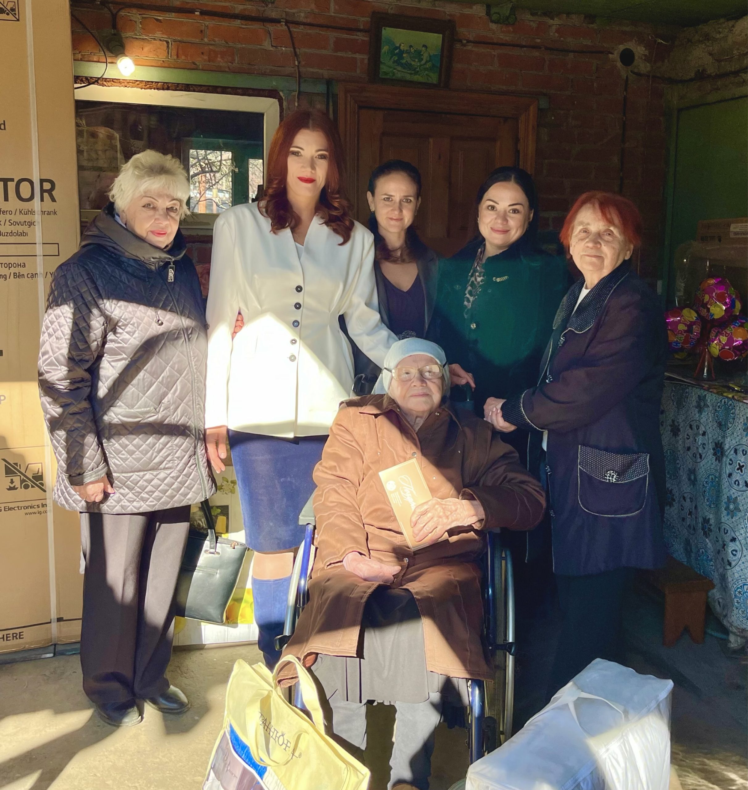 Поздравили ветерана Великой Отечественной войны с 83-й годовщиной освобождения города Краснодара от немецко-фашистских захватчиков