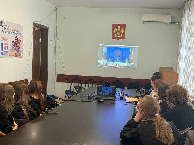 Члены Молодежного общественного совета — в числе слушателей Молодежной школы правовой и политической культуры!