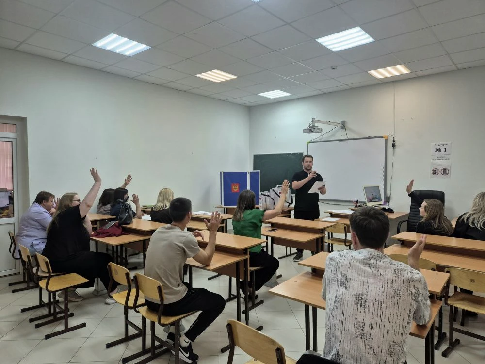 Первые оргзаседания УИК